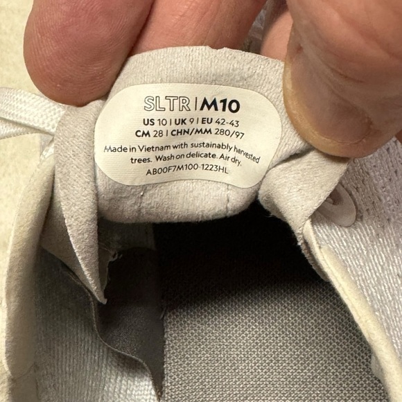 Allbirds Men's White Sneakers - Picture 7 of 7